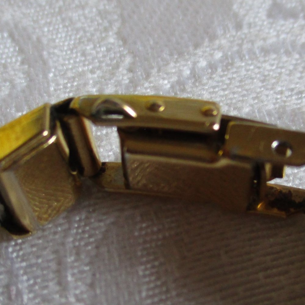 PULSAR QUARTZ GOLD WATCH – VINTAGE - Picture 14 of 15